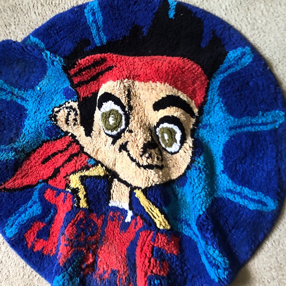 Round Cartoon Character Accent Rug in Blue, Red, Green